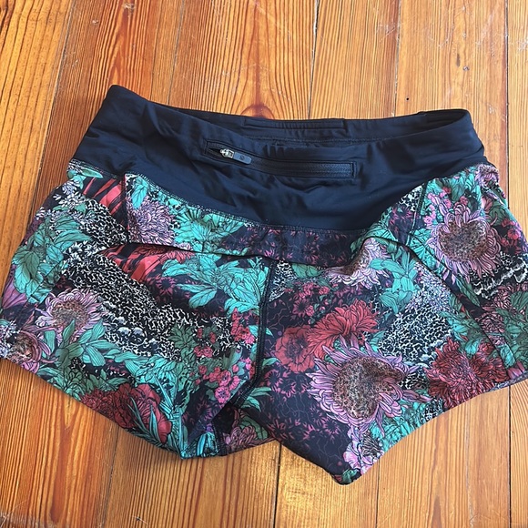 Lululemon shorts - Picture 2 of 3